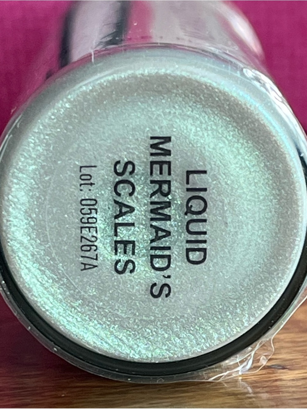🌻 Revolution Iridescent Teal Liquid Highlighter or Eye Shadow HTF Full Size NEW - Picture 4 of 4